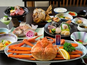 【紅ずわい蟹1杯と山形牛ステーキ会席】スタンダード会席に、天喜紅蟹をおひとり様1杯つけた特別会席です。