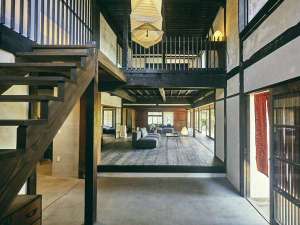 【山梨県石和・勝沼の貸別荘・コテージ・ログハウス・コンドミニアム】古民家宿 るうふ 丘之家