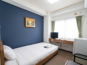 【出張・一人旅に】落ち着いた雰囲気のシングルルーム・2024改装。高速Wi-Fi 6・個別空調完備で快適♪