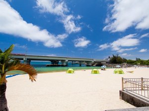 波之上ビーチ:ホテルから徒歩15分