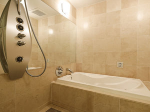 �y�o�X���[���z