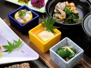 先付:香母酢豆腐・鰯梅煮・蛸塩辛の三種