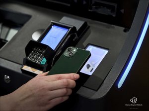 自動精算機にてセルフチェックインも可能でございます。