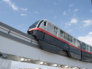 沖縄都市モノレール「ゆいレール」美栄橋駅から徒歩6分【写真提供:OCVB】