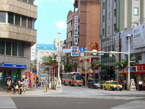 国際通り【写真提供:OCVB】