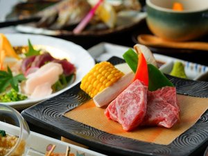 黒毛和牛や旬の食材をふんだんに使用した会席料理