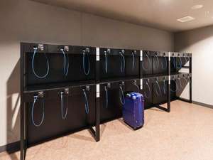 【セルフクローク・2階】チェックイン前・チェックアウト後、お客様ご自身でお荷物を保管出来ます。
