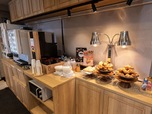 ���H����6:30�`8:45�@�@�Ă����ăp��������r���b�t�F�`���ł�