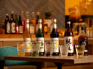 毎晩18時〜20時 ハッピーバーとしてアルコールやソフトドリンクのサービスを無料でご提供しています。