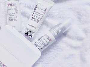 【JILL STUART】ボディミルク30ml / ヘアミスト30ml / ハンドクリーム20ml(化粧箱入)