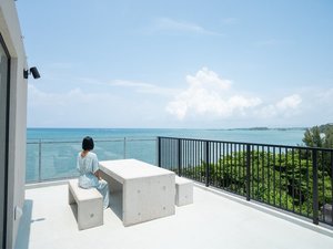 施設屋上大自然に囲まれた癒しの空間で、至福のひとときを過ごす