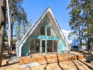 ALOHA GLAMPING RESORT SAKAI�̊O�ώʐ^