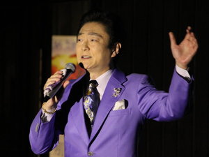 【ムード歌謡ショー】鶴岡雅義と東京ロマンチカ 現メンバー佐藤省吾による歌謡ショーを毎週日曜日に開催♪
