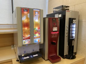 朝食ドリンクバー コーヒーやジュースをご自由にどうぞ。