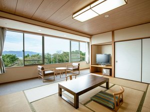 【和室10畳】落ち着いた趣の和室10畳です。