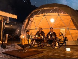 ドームのお部屋ごとに個別ウッドデッキ&焚き火スペースで食後はまったり♪