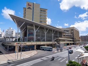 【那覇バスターミナル】当館から徒歩約8分