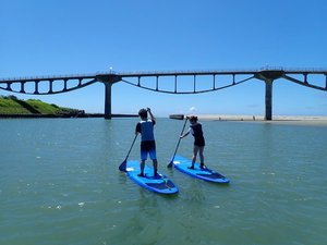 「立つ」のが初めてでも大丈夫!インストラクターがしっかりサポート