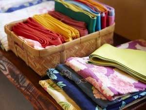 色浴衣 お好きなデザインをお選びいただけます。