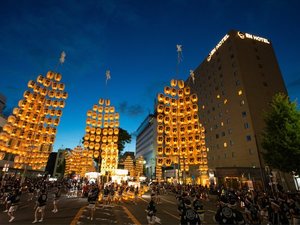 ホテルの目の前が竿燈祭りの会場