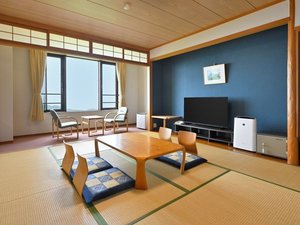 和室10畳海側 全室瀬戸内海に面したサンセットビューのお部屋です。