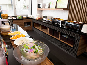 朝食時間(月〜土)6:30〜8:30(日・祝) 6:30〜9:00 和洋ビュッフェ形式です