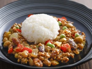 【夏メニュー】夏野菜のビーンズキーマカレー