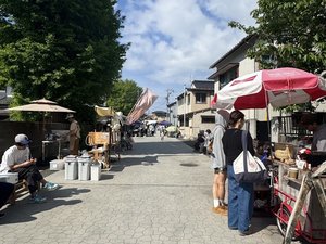 ���{�O�咩�s�̂ЂƂu���Y���s�v�̓z�e�����炷��