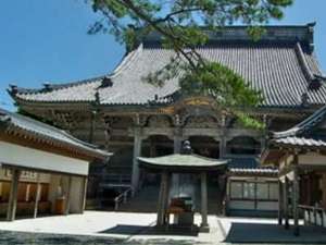 日蓮上人ゆかりの誕生寺 (鴨川市:当館よりお車で8分程)