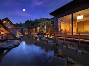 水盤・月の雫 *別邸客室「穂・風・水・竹の音」に面しています