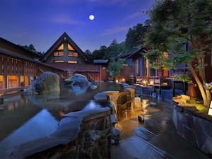 水盤・月の雫 *別邸客室「穂・風・水・竹の音」に面しています