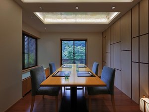 個室食事処 「万」「年」「松」