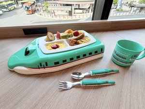 【お子さまプレート】E5系はやぶさのプレートをご用意しております
