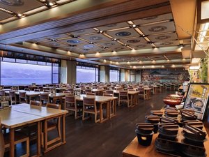 【お食事処】洞爺湖の絶景を眺めながらお食事を召し上がりいただけます。