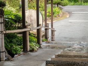 玄関前のアプローチ