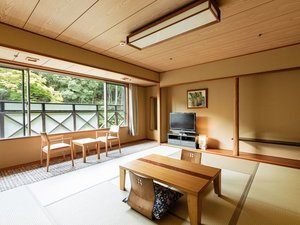 【和室10畳】落ち着いた雰囲気が魅力の和室