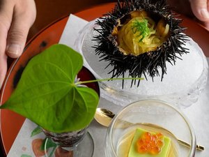 五感が悦ぶ、諧暢楼の夕餉。その季節の至高の逸品を心ゆくまでお愉しみ下さい。