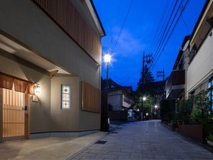 �ʓ@�@�O��