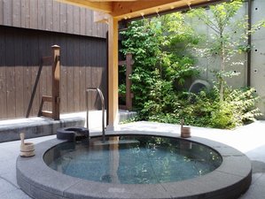 「湯の華温泉」露天風呂