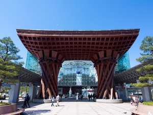 ������w�F�Ԃ�10�������E�ōł��������w�̈�ɑI�΂ꂽ����w�B