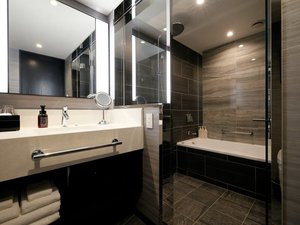 �S��32���Ĉȏ�̂������́A�����̃��C���V�����[�������B������������z�e���X�e�C�����y���݉������B