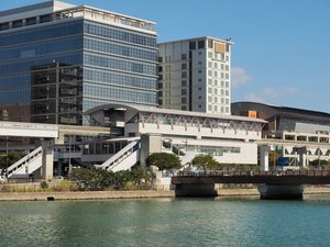 【沖縄都市モノレール(壺川駅)】当館から徒歩約11分