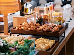 朝食ビュッフェ|豊かな自然のもと育てられたお肉やお野菜、新鮮な卵や乳製品をおいしいメニューに。