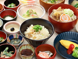 ◆朝食<レストラン「OASIS」>『味めぐり小鉢横丁』ご当地逸品と朝の彩り献立