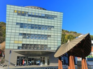 【当館から車で25分】阿波おどり会館:阿波おどりの歴史を学べ、毎日公演も開催されている