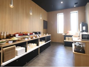 和洋バイキング形式の無料朝食をご用意しております。