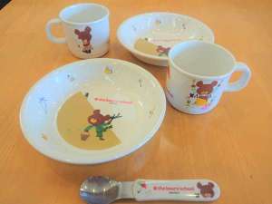 朝食会場にお子様用食器をご用意しております。