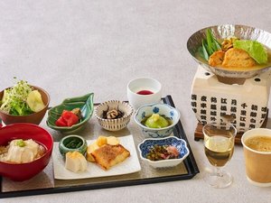 ���R�E�����@�T�������o�[�Y���s����`���������̏h�`�̎{�ݎʐ^1