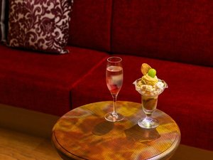 秋限定|和華蘭ラウンジのふるまいでは秋パフェをご用意。