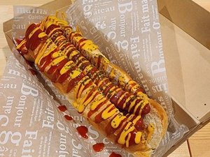 敷地内テナント:りあんのホットドック